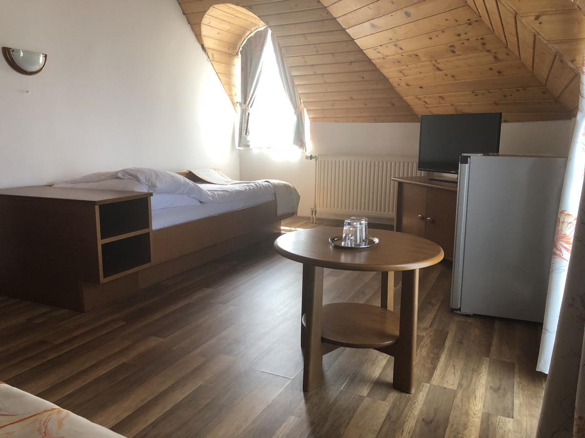 Bed and Breakfast Zoeldteto Panzio Balatonfüred Esterno foto