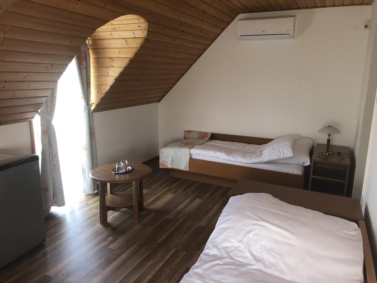 Bed and Breakfast Zoeldteto Panzio Balatonfüred Esterno foto