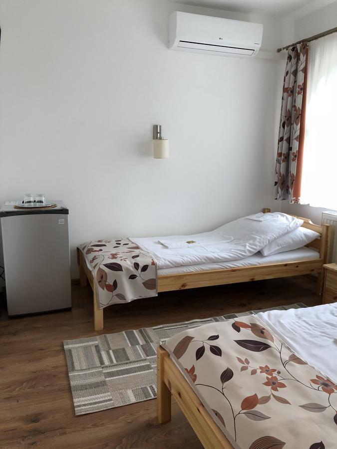 Bed and Breakfast Zoeldteto Panzio Balatonfüred Esterno foto
