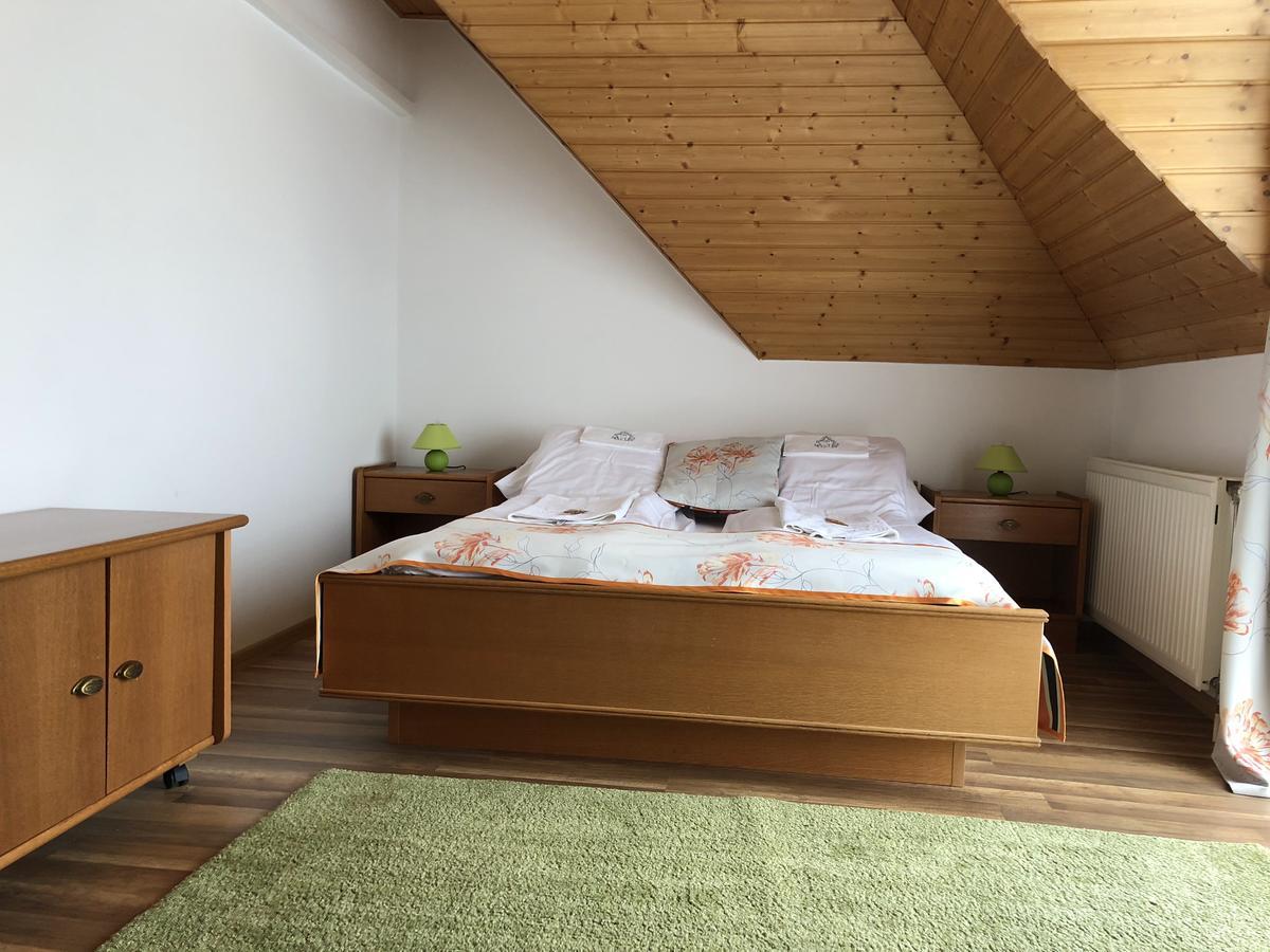 Bed and Breakfast Zoeldteto Panzio Balatonfüred Esterno foto
