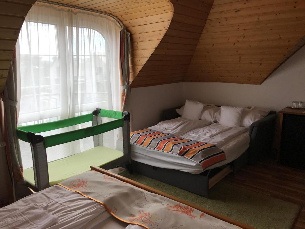 Bed and Breakfast Zoeldteto Panzio Balatonfüred Esterno foto
