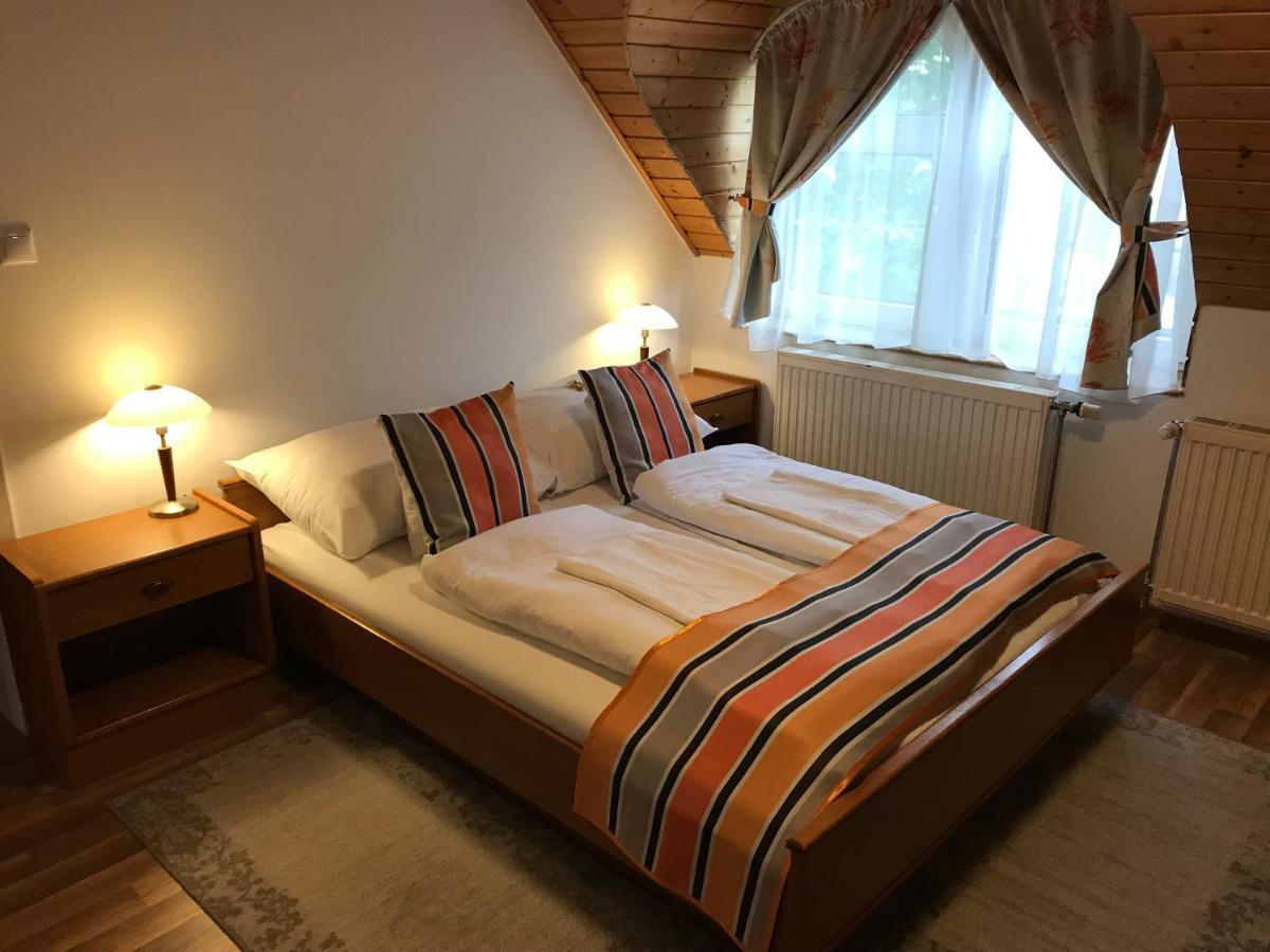 Bed and Breakfast Zoeldteto Panzio Balatonfüred Esterno foto