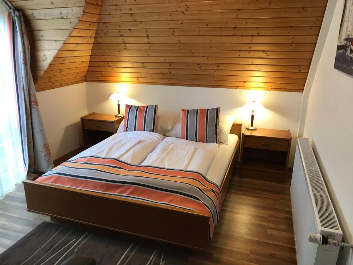 Bed and Breakfast Zoeldteto Panzio Balatonfüred Esterno foto